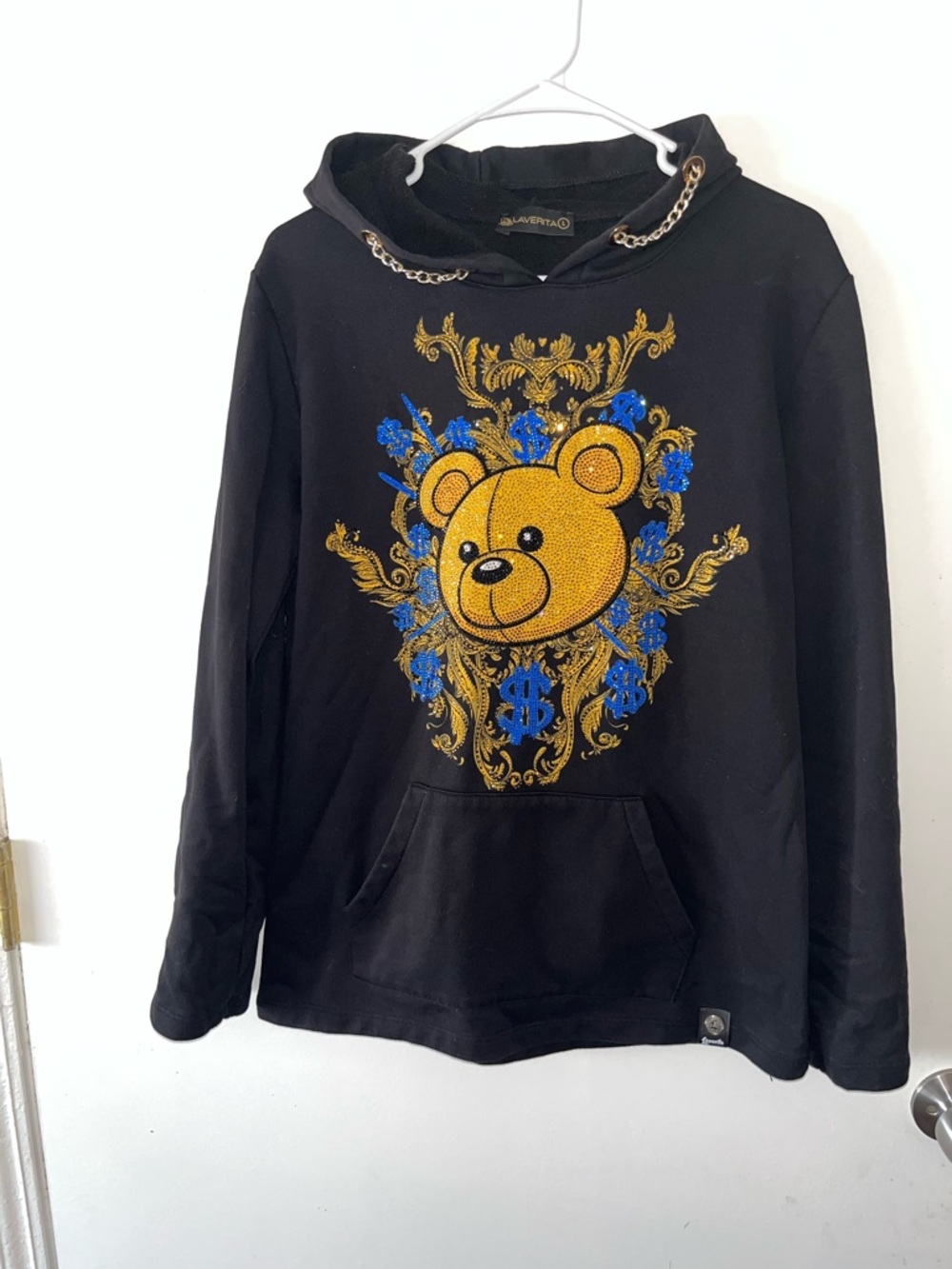 Laverita Black Pullover Hoodie with Logo Patch